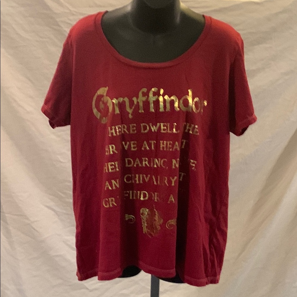 Warner Bros. Red Gryffindor Graphic Tee